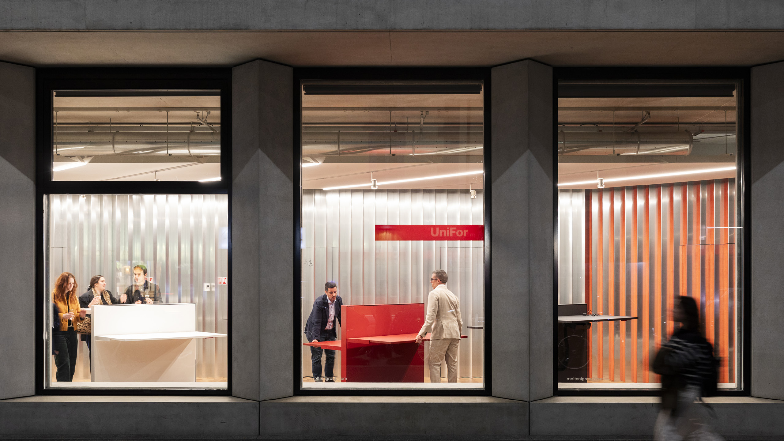 3079 DeskZ_BannerImage.jpg